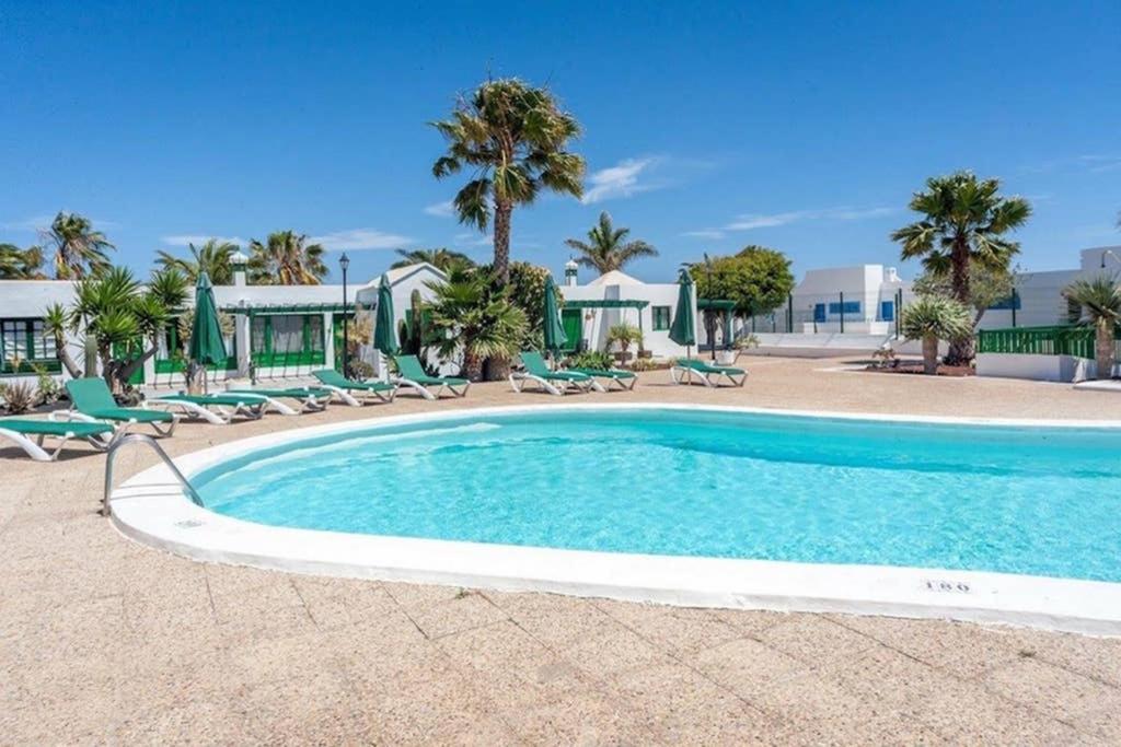 Dom wakacyjny Bandama 14! 2 Bedroom Newly Renovated Bungalow, Pocillos, Puerto Del Carmen. Puerto del Carmen (Lanzarote)