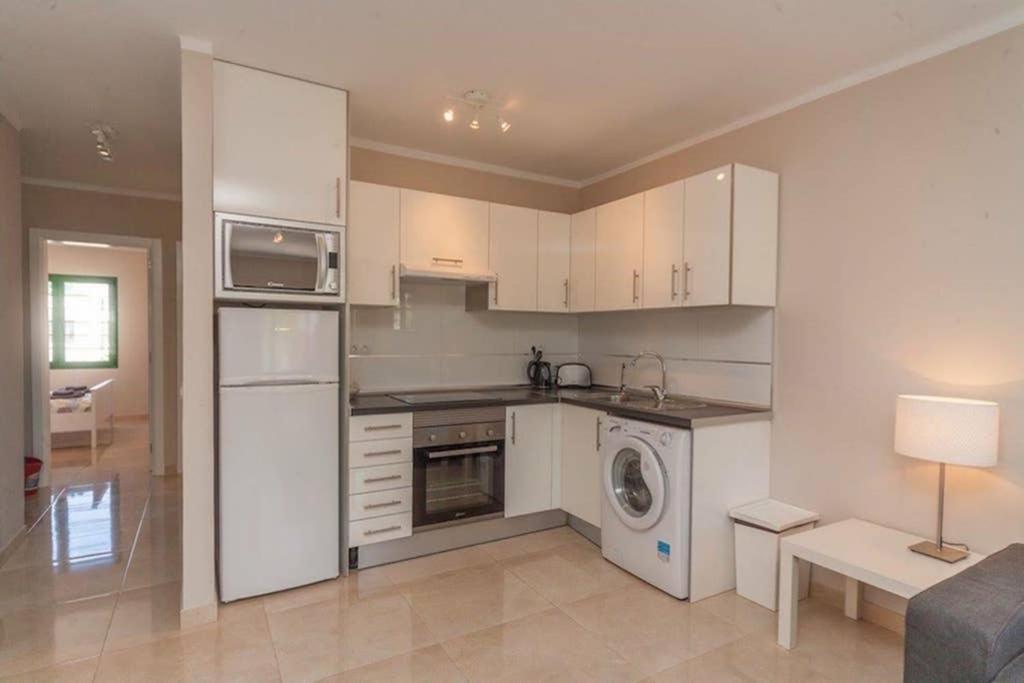 Bandama 14! 2 Bedroom Newly Renovated Bungalow, Pocillos, Puerto Del Carmen. Dom wakacyjny *
