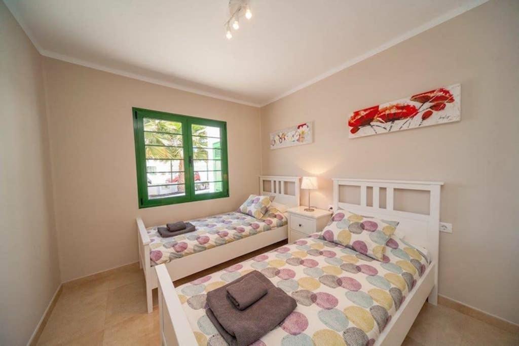 Dom wakacyjny Bandama 14! 2 Bedroom Newly Renovated Bungalow, Pocillos, Puerto Del Carmen. *